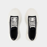 Tread  Slick Sneakers - Alexander McQueen - Canvas - Black/White