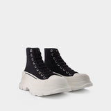 Tread Slick Sneakers - Alexander Mcqueen -  Black/White - Canva