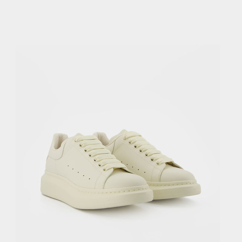 Oversized Sneakers - Alexander Mcqueen - Black/White - Leather