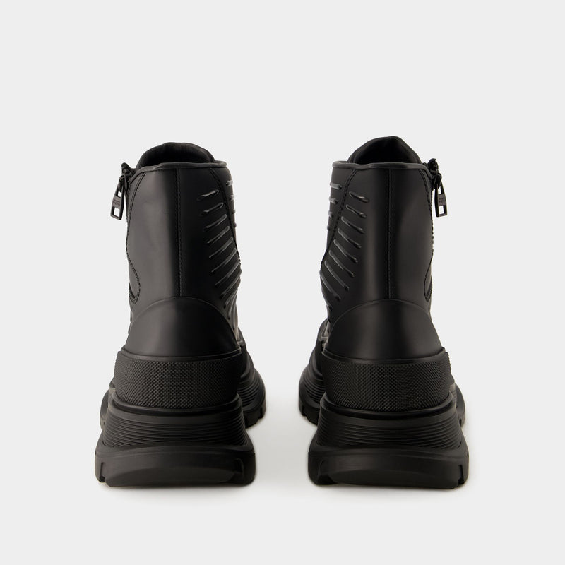 Tread Ankle Boots - Alexander Mcqueen - Leather - Black