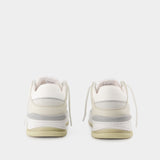 Area Lo Sneakers - Axel Arigato - Cream - Leather