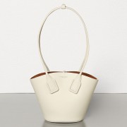 Bottega Veneta Small Basket Tote In White Calfskin