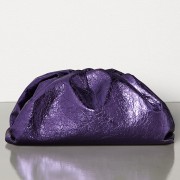 Bottega Veneta The Pouch Clutch In Viola Metallic Leather