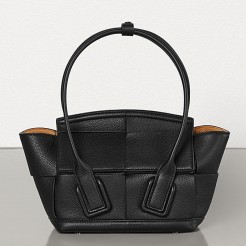 Bottega Veneta Mini Arco 29 Bag In Black Grained Calfskin